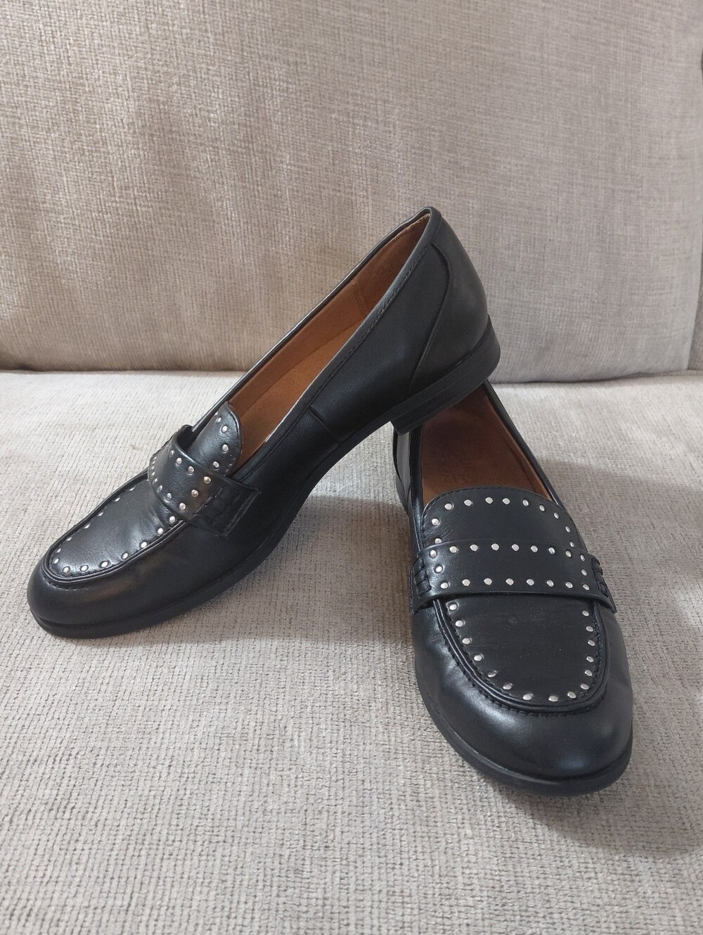 Naturalizer Black Leather Studded Loafers Women's Size 9 Black Flats